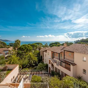 https://residence-pierre-vacances-lanse-de-pramousquier.fr-provencehotel.com